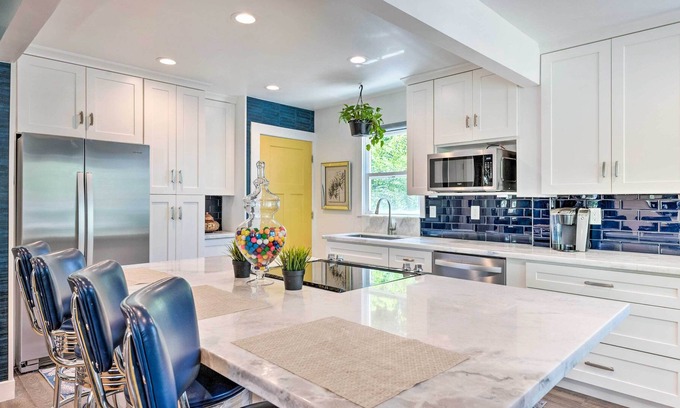 Poplar Grove House | Modern & Upscale Living: Explore Utah’s Capital!