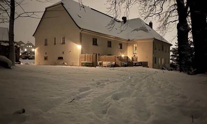 Eckartsberg Apartment | Modern vacation apartment with terrace in an idyllic rural setting near Zittau