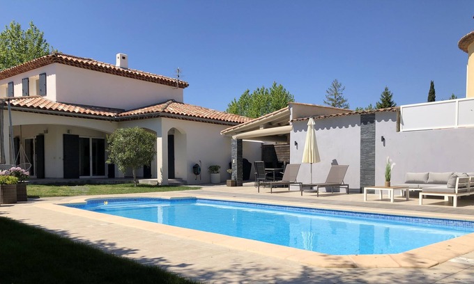 Allauch Villa | Modern villa between sea and hill