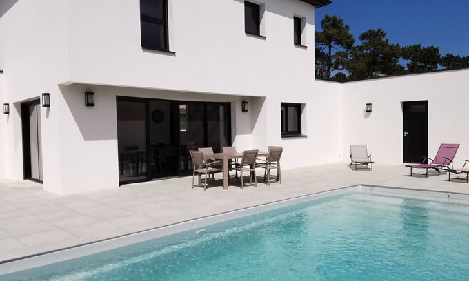 La Tranche-sur-Mer House | Modern Villa with Heated Pool, Near Beach and Town, 4 BR, Parking