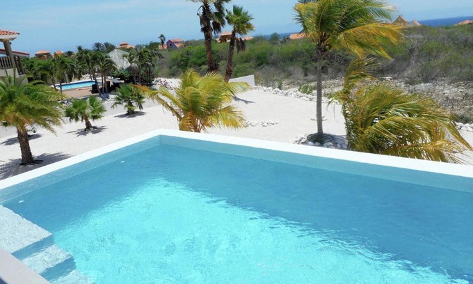 Willemstad Villa | Modern Villa in Willemstad Curacao with Private Pool