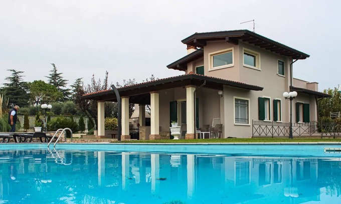 Moniga del Garda Villa | Modern villa with swimming pool, Lake Garda