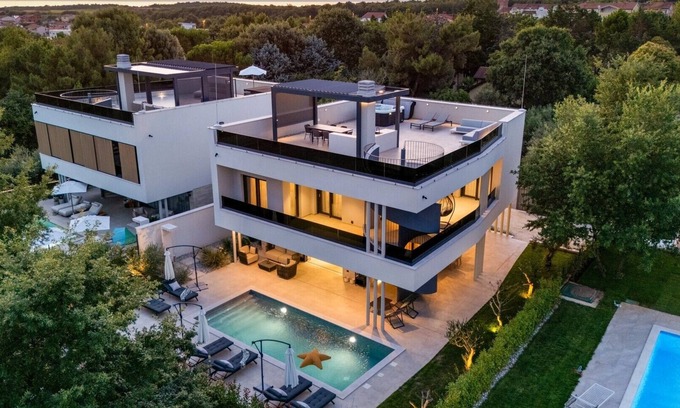 Novigrad Villa | Modern Villa Tranquilla with pool, jacuzzi and sauna