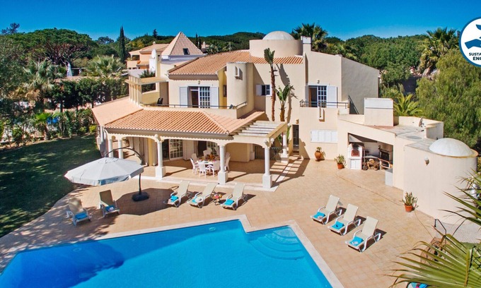 Almancil Villa | Modern villa w/heatable pool & BBQ