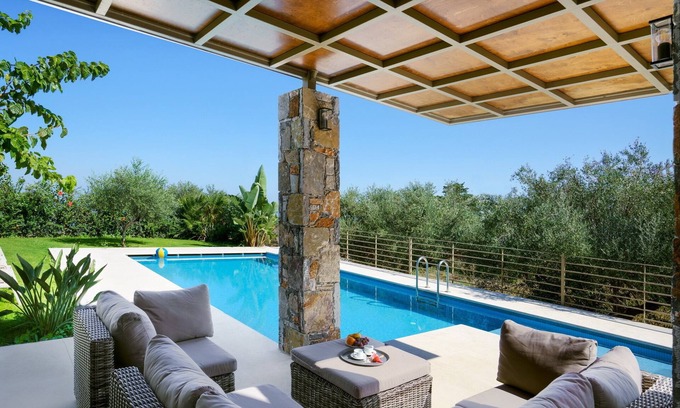 Kefalas Villa | Modern Villa with Private Pool & BBQ, 5km from the beach