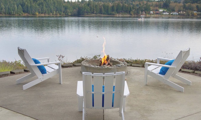 Shelton House | Modern Waterfront Home. Indoor/Outdoor Living with Easy Beach Access. Views!