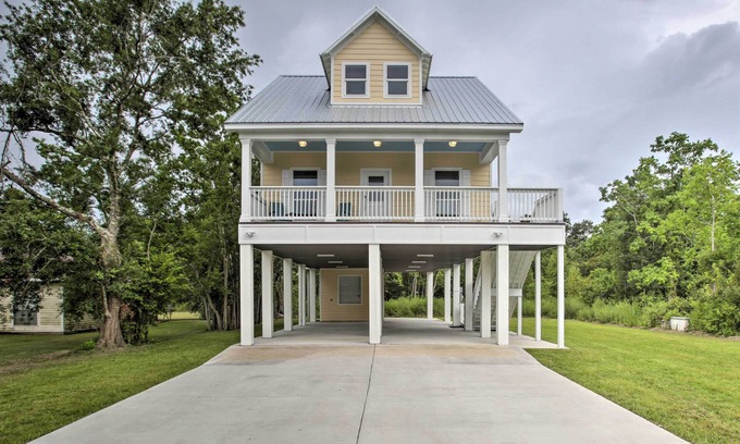 Waveland Cottage | Modern Waveland Home w/Deck, Walk to Beach!