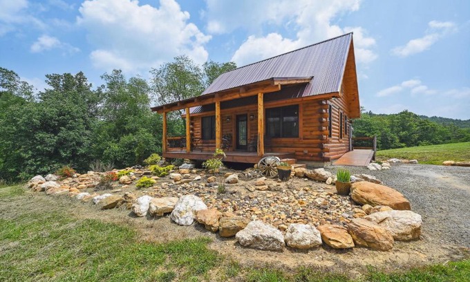 Burks Fork House | Modern Willis Cabin Retreat 24-Acre Working Farm!