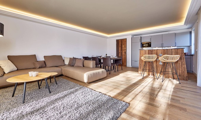 Murnau am Staffelsee Apartment | MODERN with FLAIR of TRADITION-1st floor - opt. 3 p - south balcony, WLAN, SAUNA HAUS-NEW