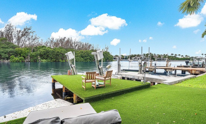 Deerfield Beach House | Modern Zen 2-2.5 Direct Intracoastal townhome blocks from the Beach in Deerfield
