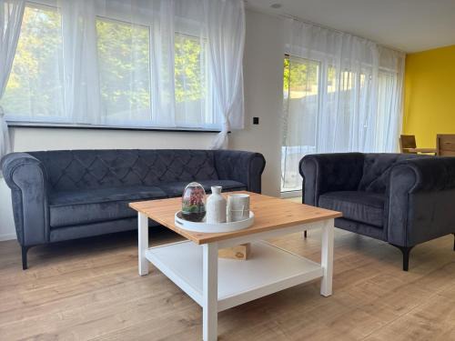 Dierikon Apartment | Moderne Familienwohnung mit Garten & E-Ladestation