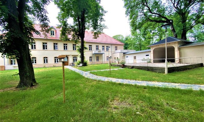 Oschatz Apartment | Moderne Gästewohnung "Am Weinberg" am Stadtpark