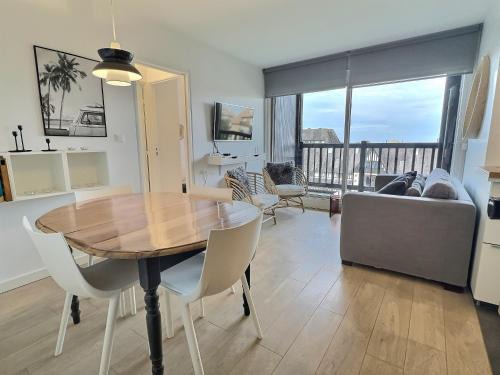 Villers-sur-Mer Apartment | Moderne T2, bord de mer, Parking & Wifi gratuit