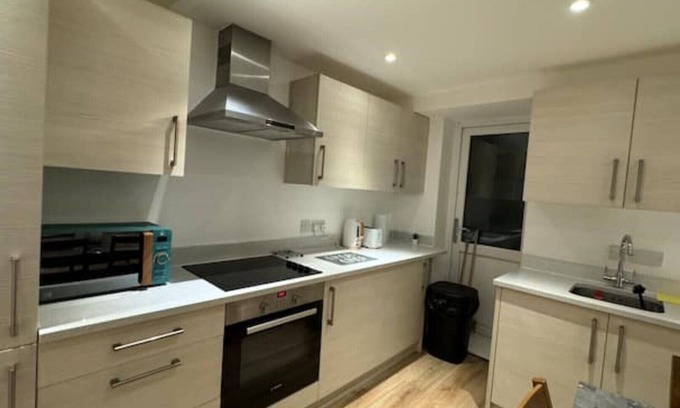 Preston Apartment | ModernFlat 5 Min From Wembley| 30 Min from London