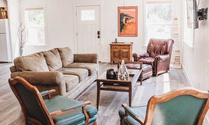 Adelaida House | 'Moe's Cabin' in the heart of Adelaida wine country and epic star gazing