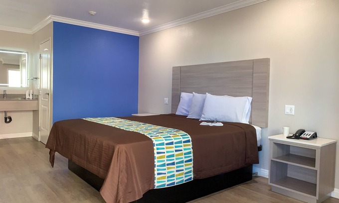 Victorville Hotel | Mojave Inn