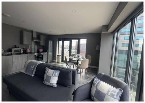 The Docks Apartment | Monarchs Quay Arena Apartments by Happy Days