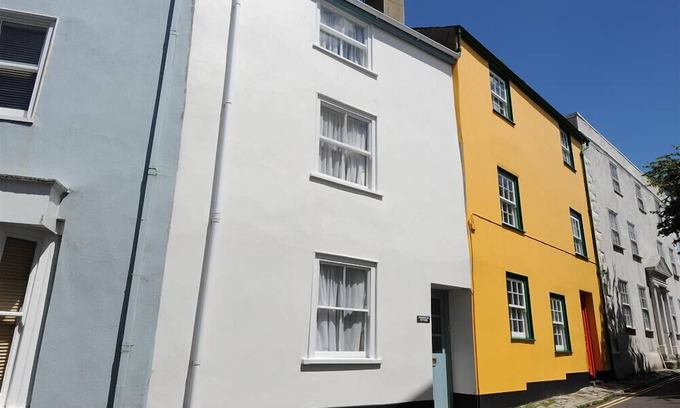 Lyme Regis Cottage | MONMOUTH COTTAGE, family friendly, with open fire in Lyme Regis