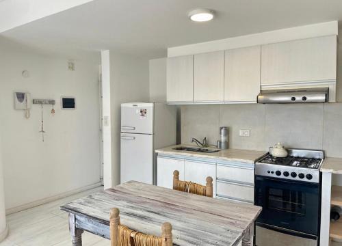 San Nicolas de los Arroyos Apartment | Monoambiente luminoso céntrico con cochera