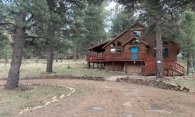 Angel Fire House | Monroe’s Chateau with Hot Tub