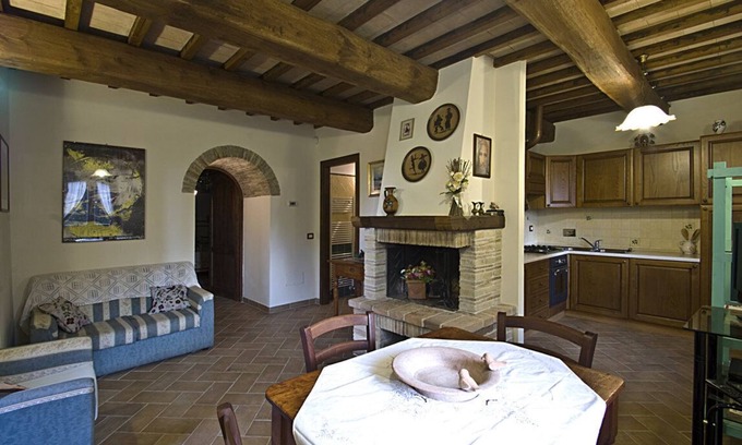 Uncinano House | MONSIGNOR HOUSE b&b APARTMENT WITH BALCONY