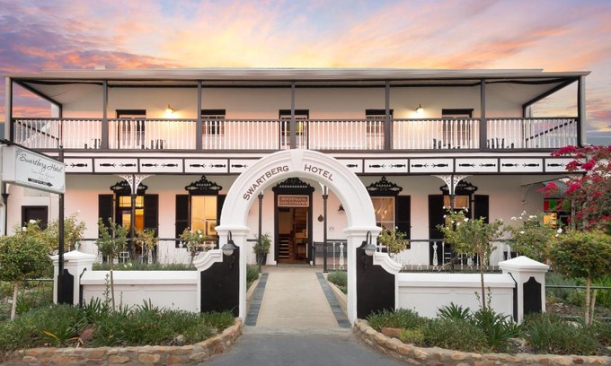 Prince Albert Hotel | Mont d'Or Swartberg Hotel