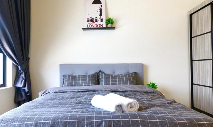 Kuala Lumpur Apartment | Mont Kiara Homestay 5-7pax Near to MITEC Desa Parkcity KL City