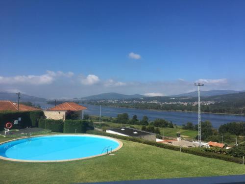 Lanhelas House | Montanha, rio e mar.