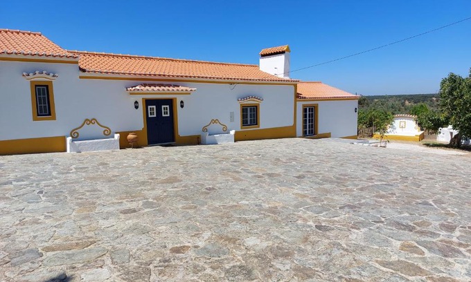 Fronteira Villa | Monte Santiago