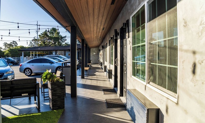 Munras Avenue Hotel | Monterey Surf Inn