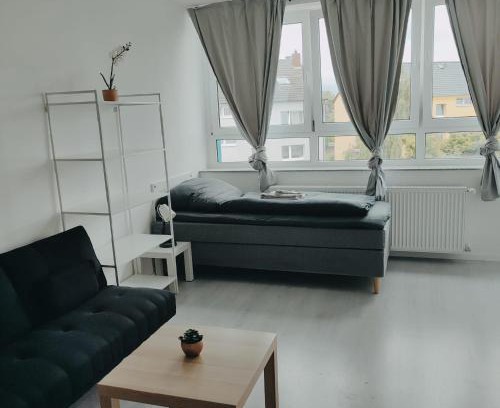 Langenfeld Apartment | Monteurwohnung Ferienwohnung Business Appartement links Langenfeld