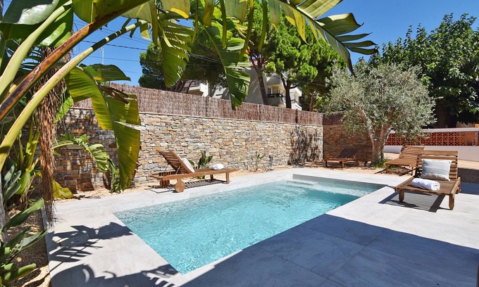 Torroella de Montgri Villa | Montgo: Modern villa with private pool