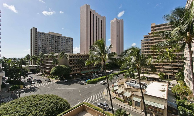 Waikiki Condo | Monthly- Discovery Bay 802 2 Bd Ocean Views/Newly Renovated/2x Queen Beds+Sofa Bed