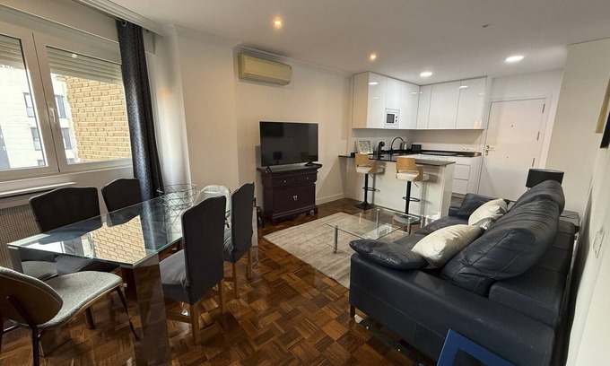 Ciudad Jardin Apartment | Monthly Rental - 1 Bedroom Apartment in Madrid
