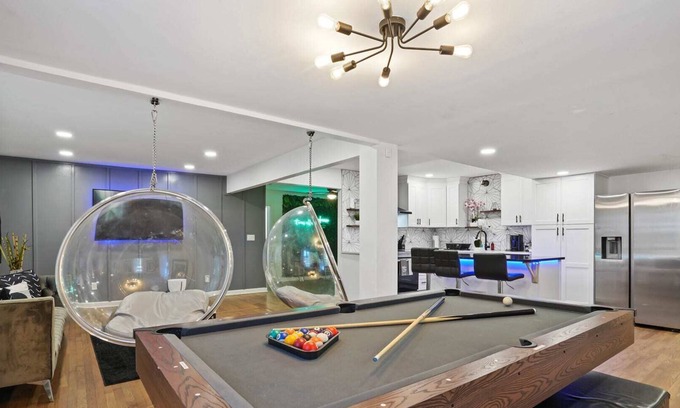Church Street House | Monthly Rental $4000 5 Bdrm Pool Table|Fire Pit