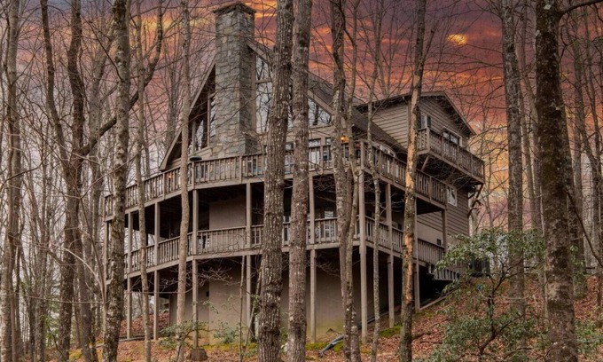Deep Gap Cabin | Moondust Lodge - Sleeps 8 - Wrap Around Porch - C