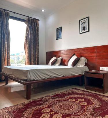 DLF Phase 3 Hotel | MoonStays