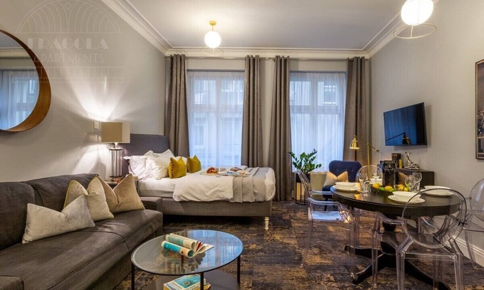 Stare Miasto Apartment | Moonstone 2-bed apartment