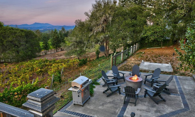 Sebastopol House | Moore Family Farmhouse | A Wine Country Escape