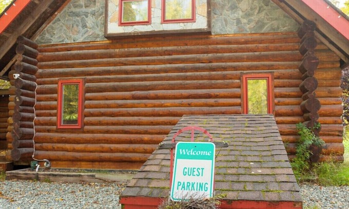 Eagle River Cabin | Moose Lodge Log Cabin and Chalet w/Hot Tub sleeps 16