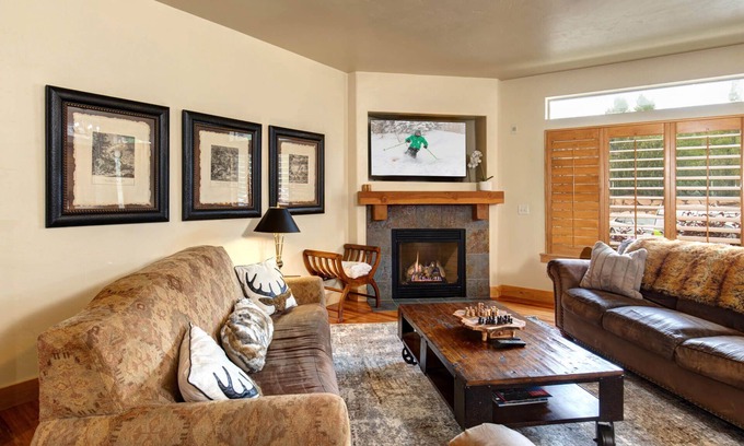 Bear Hollow Village House | Moose Mgmt at Bear Hollow 5531: King bed-Balcony w/Grill-Pvt Hot Tub-Pool