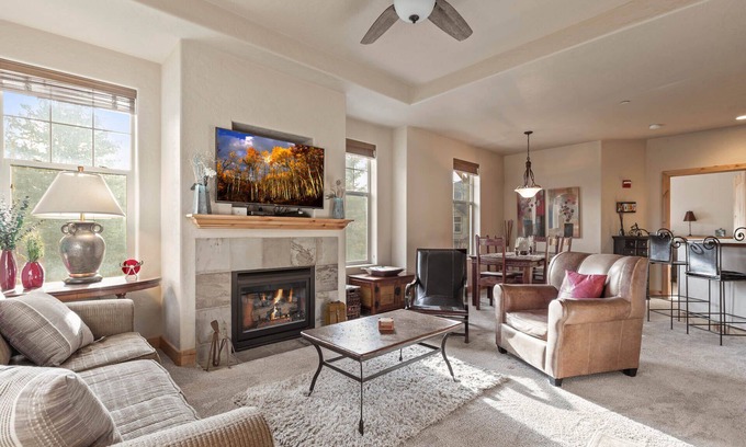 Kimball Junction Condo | Moose Mgmt at Foxpoint 1678C Front Balcony w BBQ-Walk to Shops-King bed-TopFloor