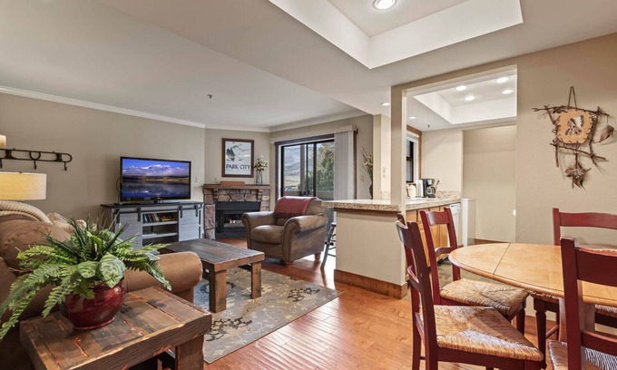 Kimball Junction Condo | Moose Mgmt at Powderwood 11C: Hot Tub & BBQ area- Near Shopping and Resorts