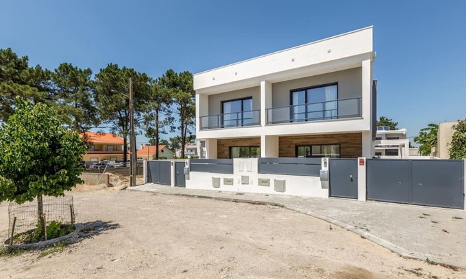 Seixal Apartment | Moradia familiar v4 com piscina
