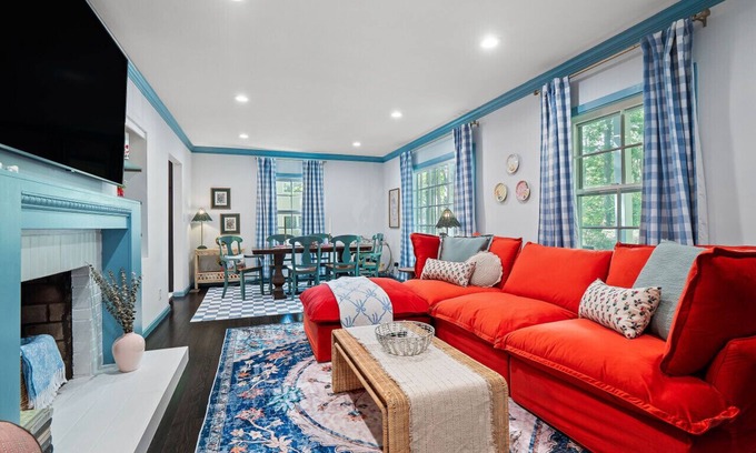 Moreland Hills Apartment | Moreland Hills Cottage|Game Room|Fire Pit|Sleeps 8