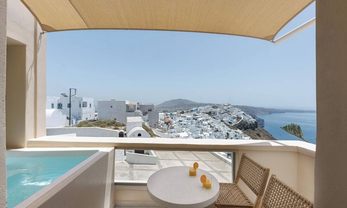 Firostefani Apartment | Morfes - Romantic Suite with Hot tub and Sea View by Caldera Houses