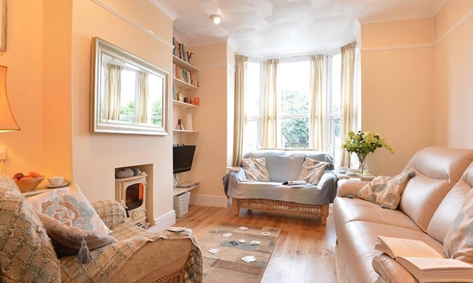 Criccieth Cottage | MORFIN, pet friendly, with a garden in Criccieth