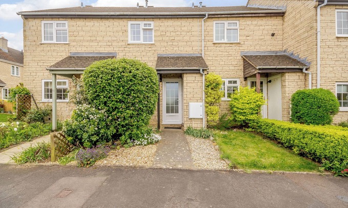 Broadway Cottage | MORRIS ROAD, luxury holiday cottage, with a garden in Broadway