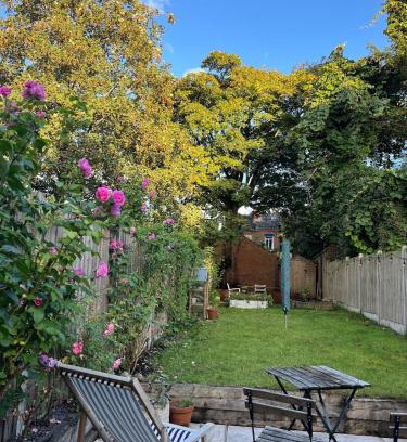 Moseley House | Moseley Victorian Terrace - pets welcome - NEC NIA BHX easy access