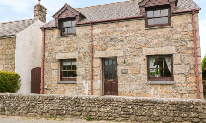 St. Buryan House | Mossley Cottage